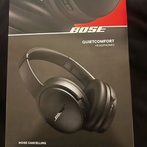 Bose QuietComfort Headphones - Black and Red